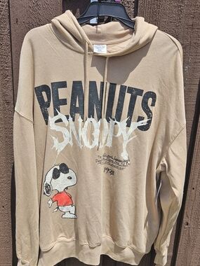 Peanuts Snoopy Beige Graphic Hoodie - Men's Casual Pullover